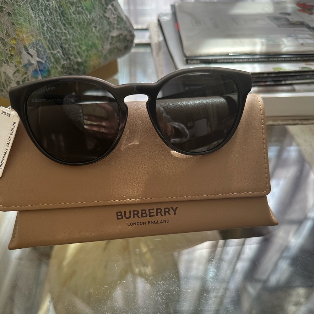 New Burberry BE4310 Round Shiny Black/Gray Sunglasses Authentic